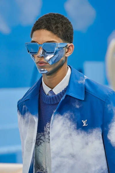 Look 123